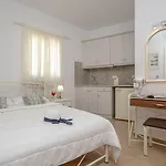Golden Naxos Hotel 3*