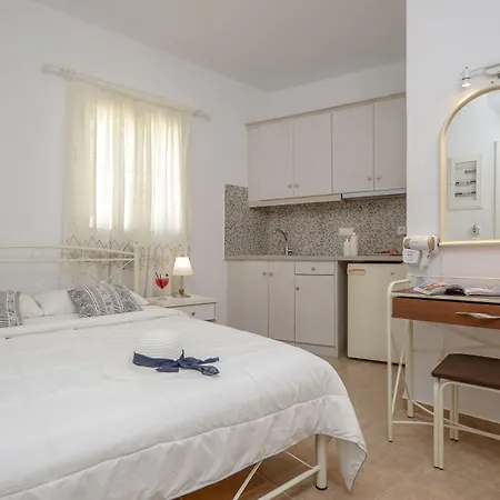 Golden Naxos Hotel 3*