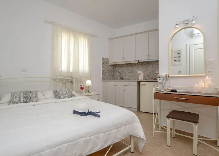 Golden Naxos Hotel 3*